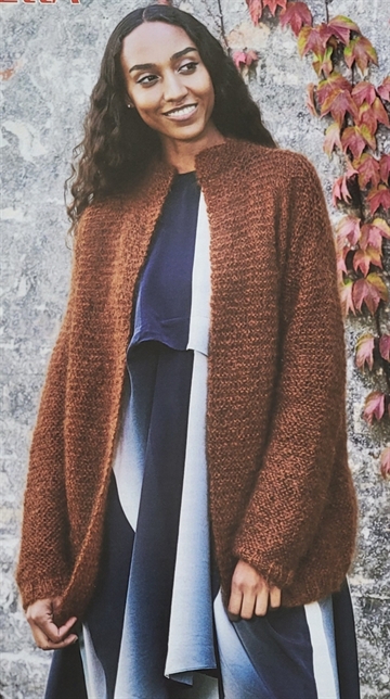 Retstrikket Cardigan i Bella by Permin 